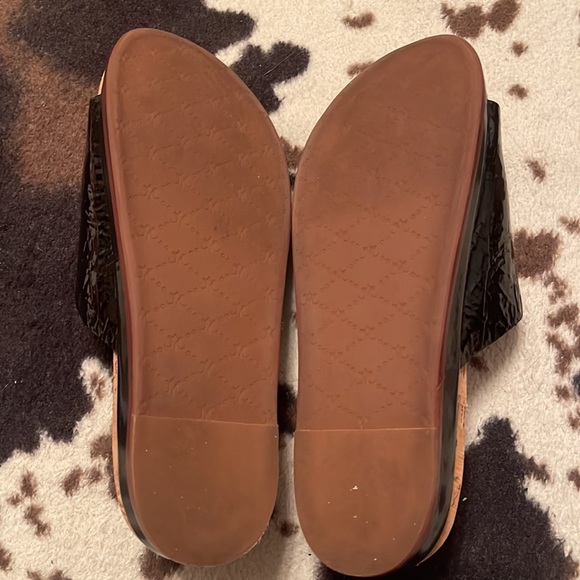Johnston & Murphy Black and Tan Slip on Sandals - Picture 6 of 6